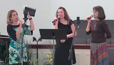 Trio Singing